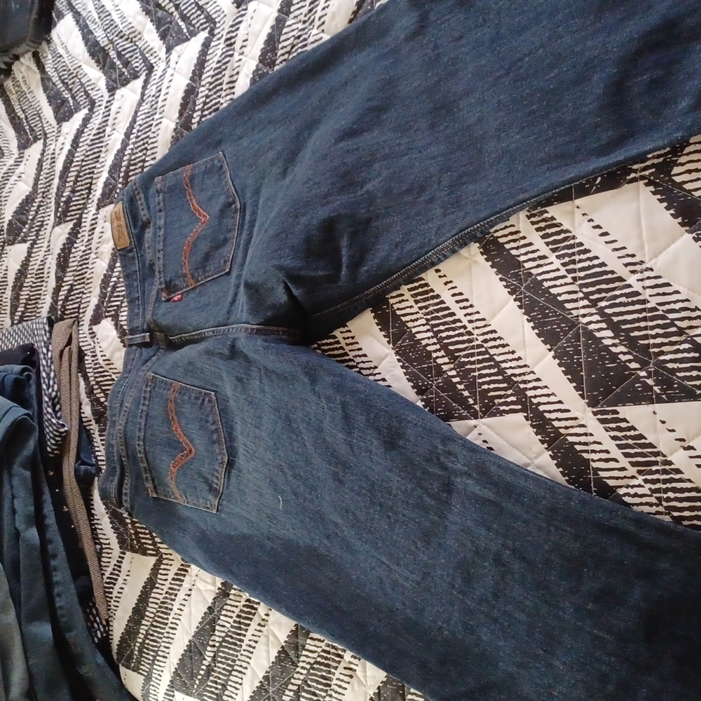 Women's Levi jeans - Picture 3 of 5